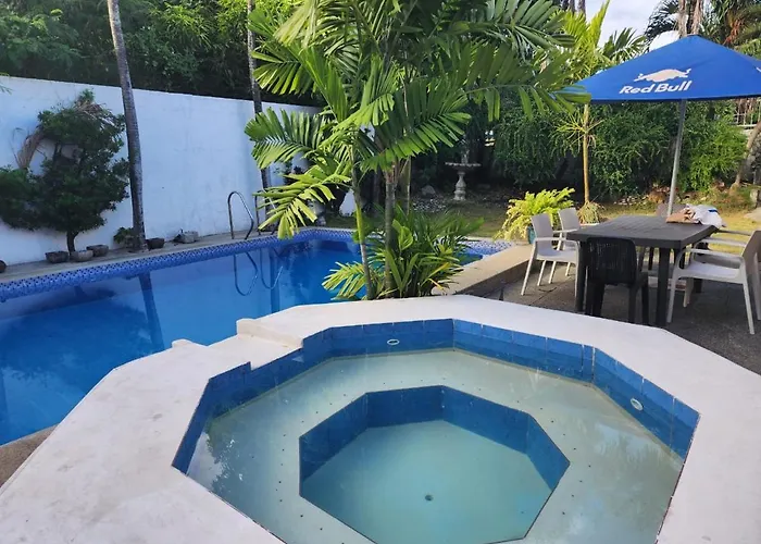 Casa Meyer's Bf Homes International House For Rent With Pool And Jacuzzi