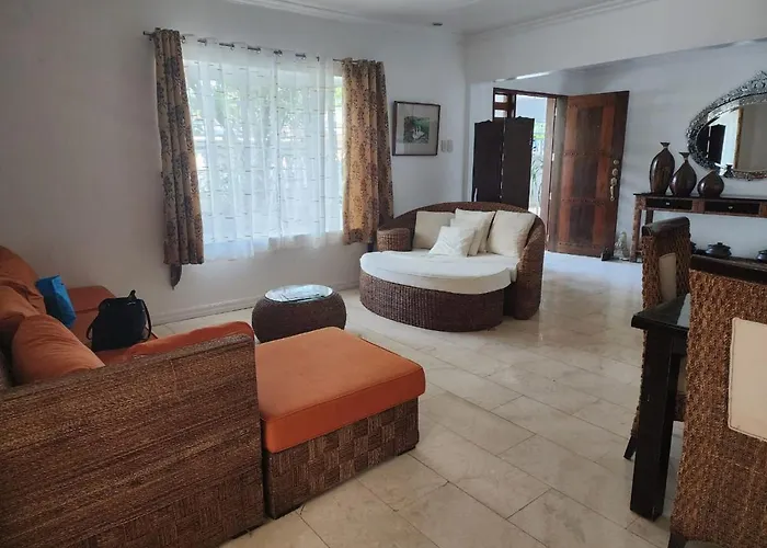 Casa Meyer's Bf Homes International House For Rent With Pool And Jacuzzi *