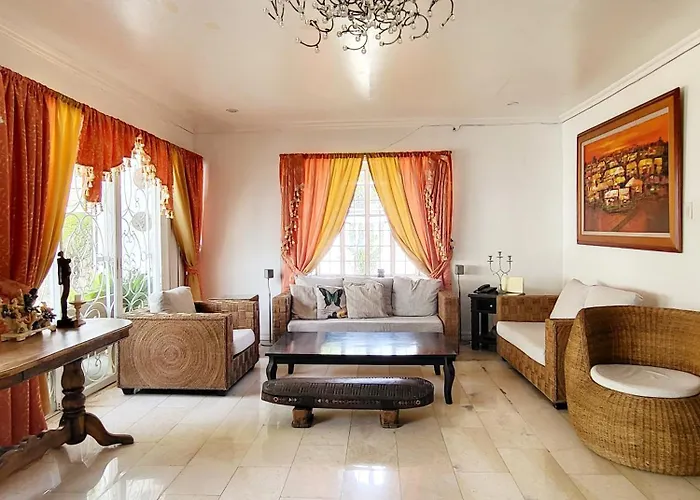 Casa Meyer's Bf Homes International House For Rent With Pool And Jacuzzi *