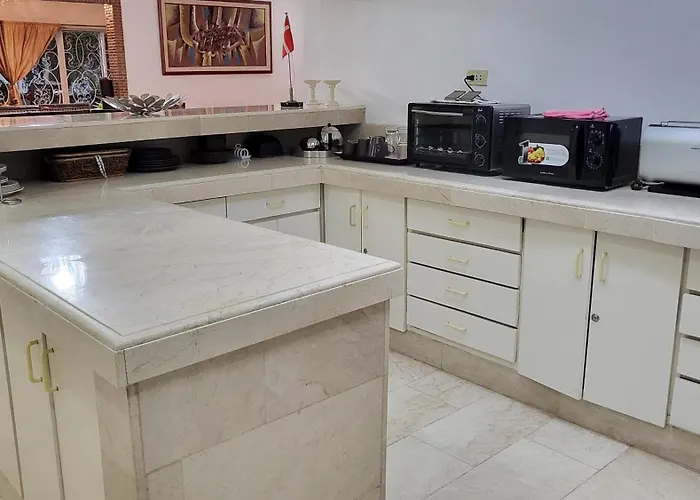 Accommodatie bij particulieren Casa Meyer's Bf Homes International House For Rent With Pool And Jacuzzi Manilla