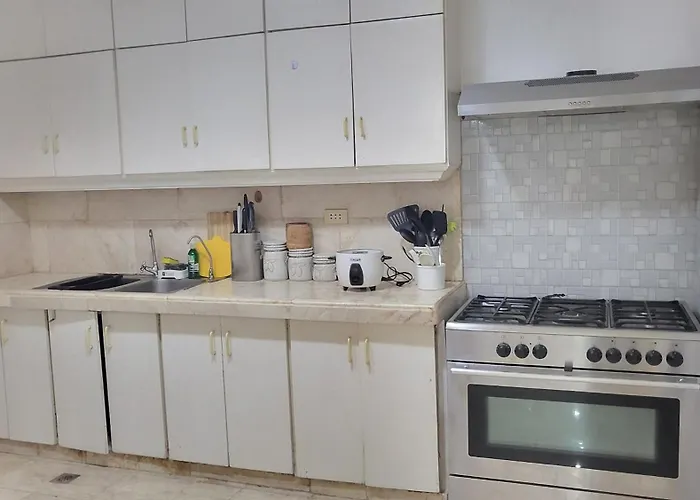 Casa Meyer's Bf Homes International House For Rent With Pool And Jacuzzi * Manilla