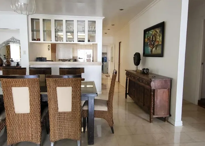Casa Meyer's Bf Homes International House For Rent With Pool And Jacuzzi