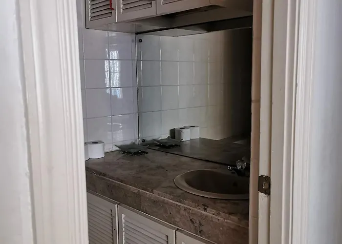 Accommodatie bij particulieren Casa Meyer's Bf Homes International House For Rent With Pool And Jacuzzi
