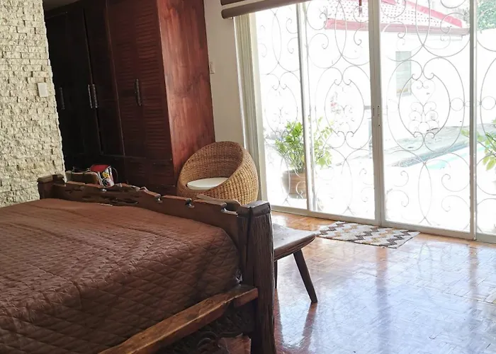 Casa Meyer's Bf Homes International House For Rent With Pool And Jacuzzi * Manilla