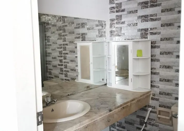 Casa Meyer's Bf Homes International House For Rent With Pool And Jacuzzi * Manilla
