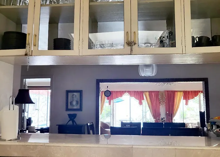 Casa Meyer's Bf Homes International House For Rent With Pool And Jacuzzi Accommodatie bij particulieren *