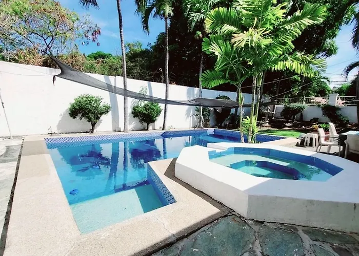 Casa Meyer's Bf Homes International House For Rent With Pool And Jacuzzi Manilla