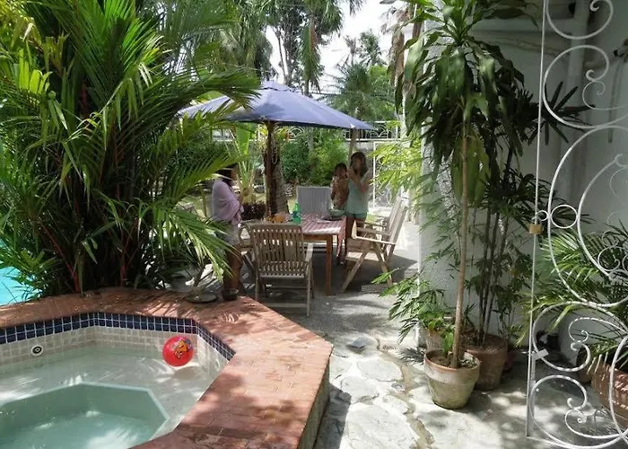 Casa Meyer's Bf Homes International House For Rent With Pool And Jacuzzi * Manilla