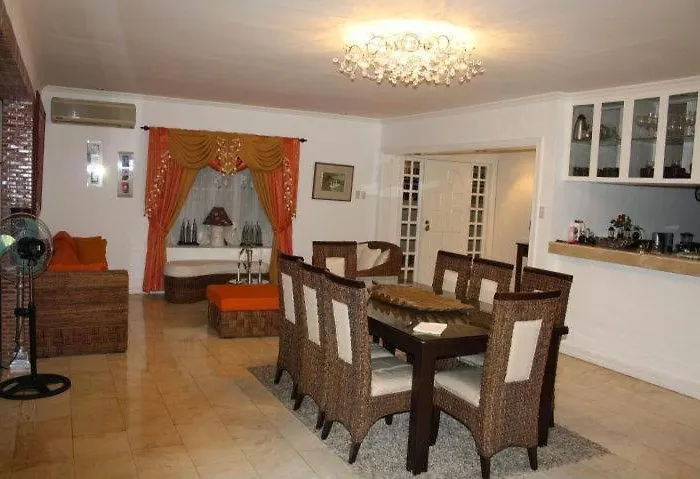 Casa Meyer's Bf Homes International House For Rent With Pool And Jacuzzi Accommodatie bij particulieren