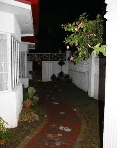 Casa Meyer's Bf Homes International House For Rent With Pool And Jacuzzi Accommodatie bij particulieren *